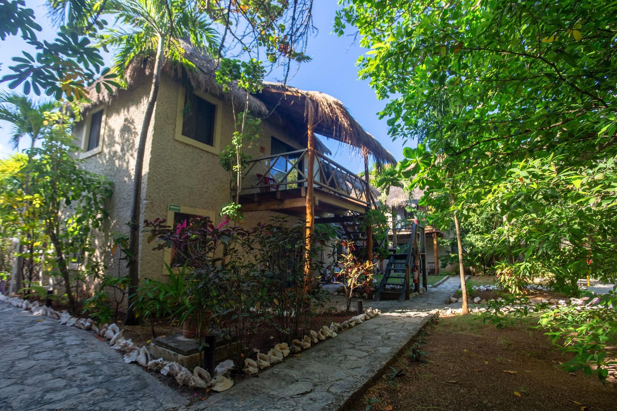 Na Balam Hotel Isla Mujeres Exterior photo